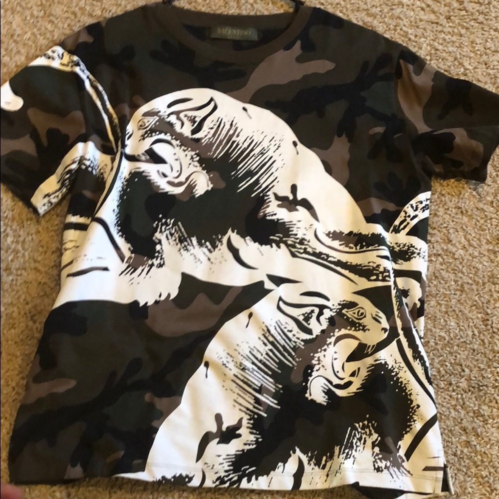 100% Authentic Valentino camo t shirt